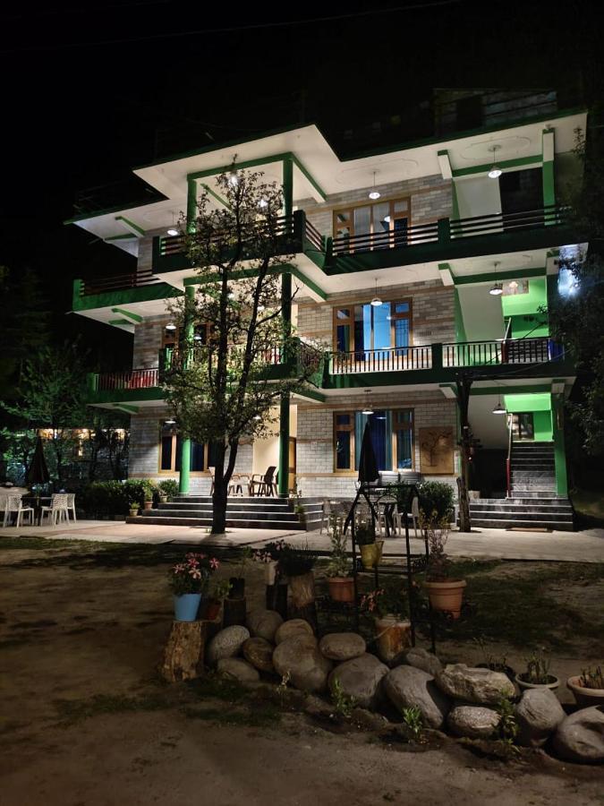 The Royal Orchard Kasol Hotel Buitenkant foto